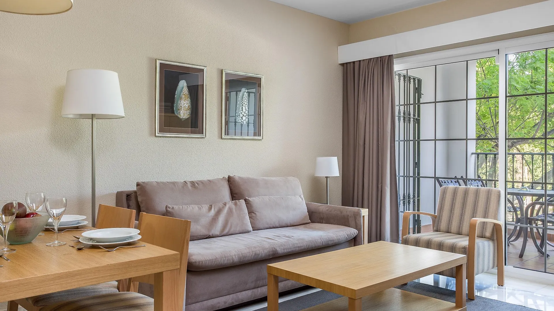 Royal Oasis Club At Pueblo Quinta Aparthotel Benalmádena Spanien