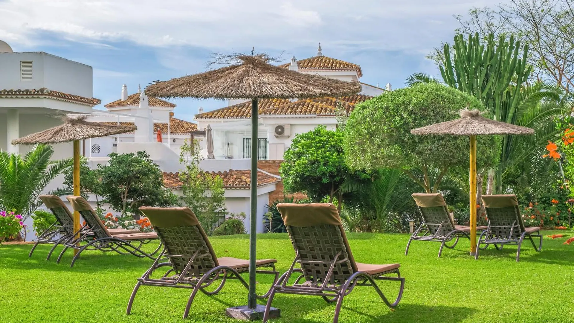 Royal Oasis Club At Pueblo Quinta Aparthotel Benalmádena 3*,  Spanien