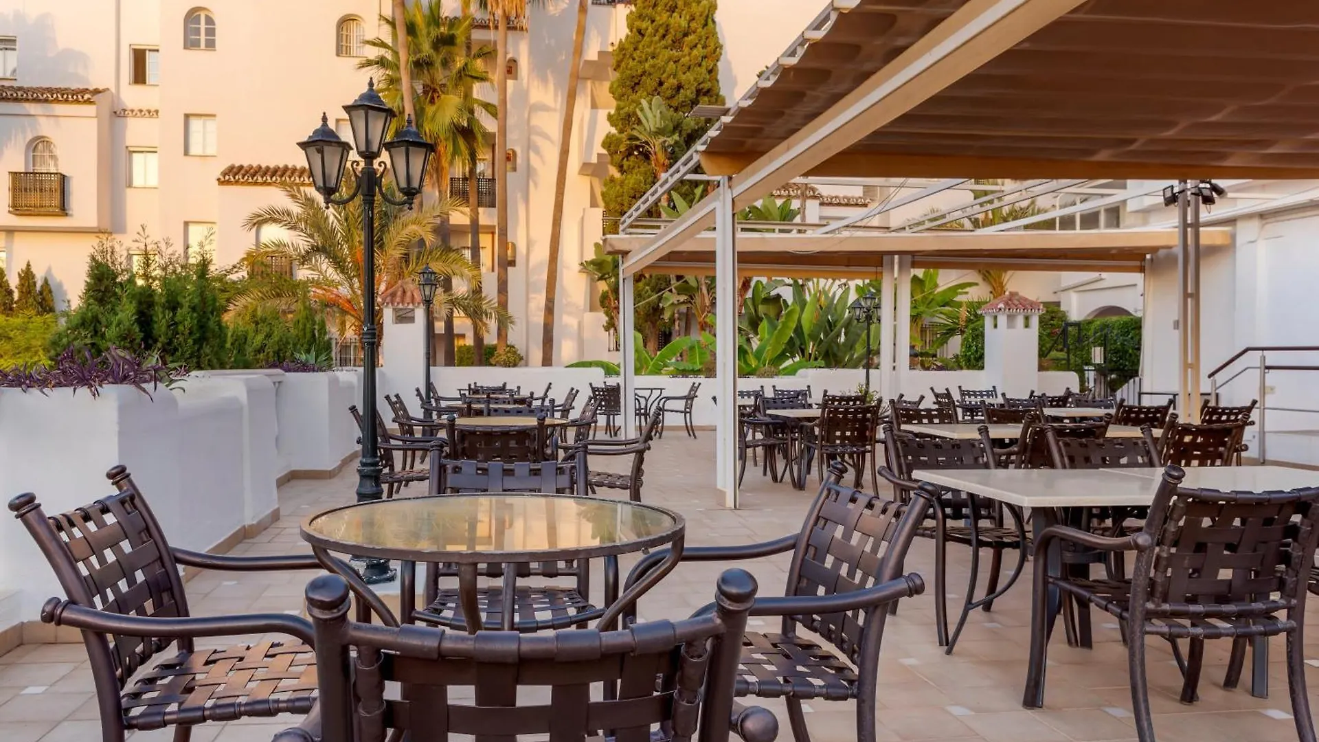 Royal Oasis Club At Pueblo Quinta Aparthotel Benalmádena 3*,  Spanien